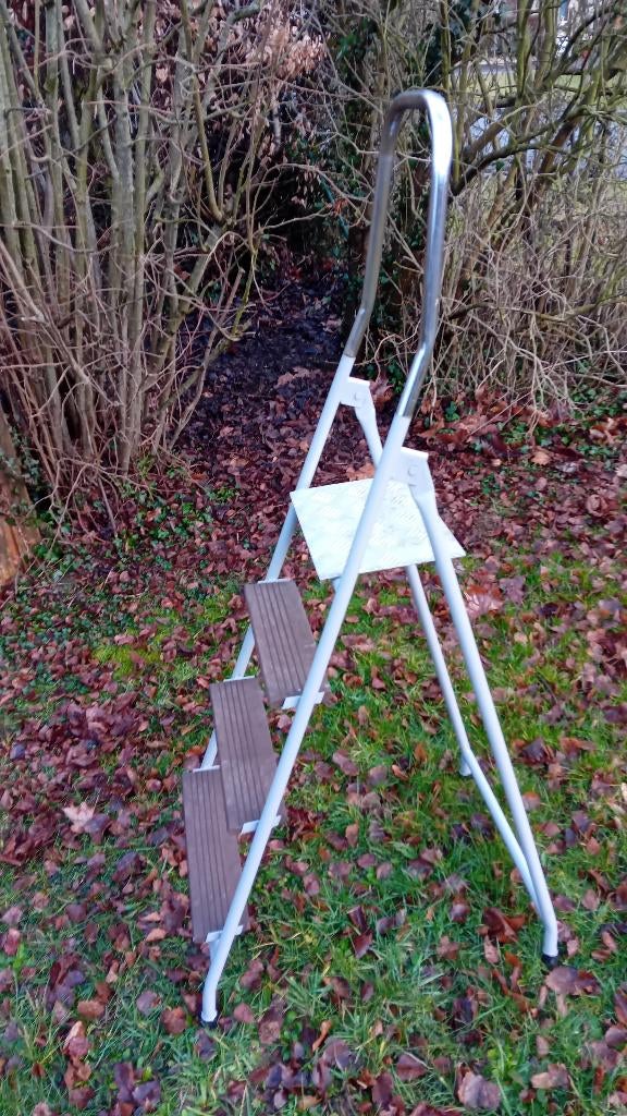 Escabelle, Bricolage & Construction, Enlèvement, Utilisé, Pliable ou rétractable/escamotable