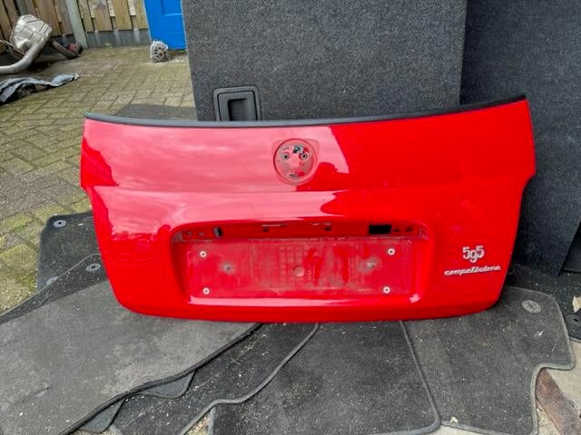 ACHTERKLEP 176 Abarth 500C / 595C / 695C (01-2009/-), Gebruikt, Achterklep, De Bloemendaal 21 21
5221 EB  'S HERTOGENBOSCH, NL