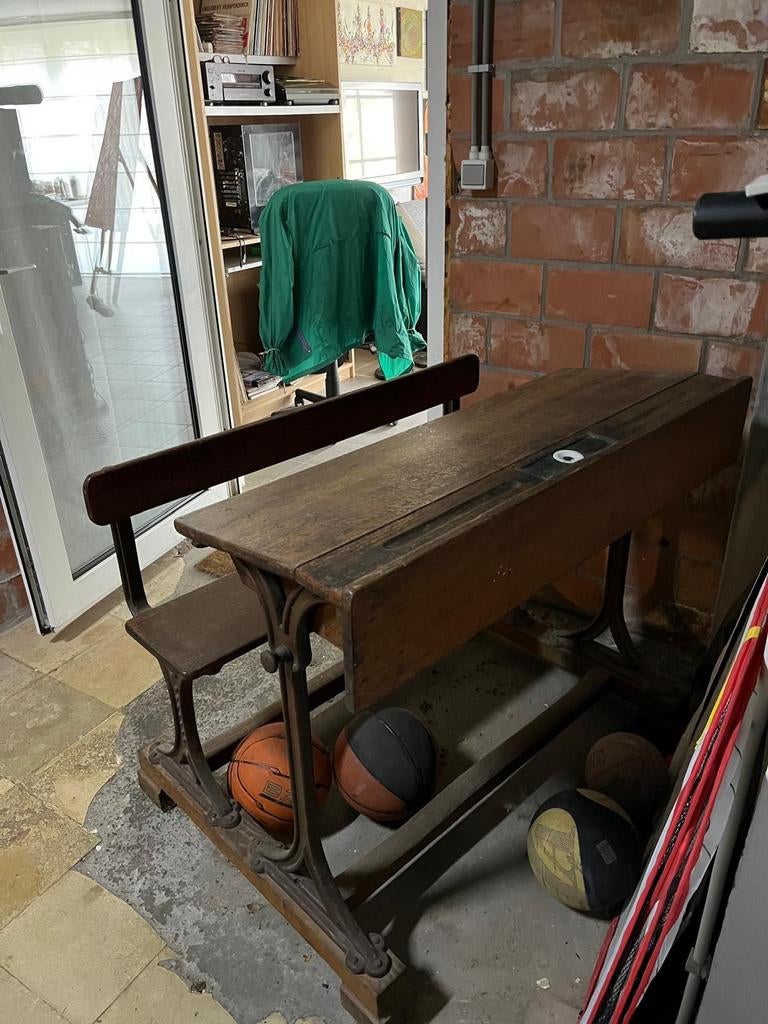 Oude schoolbank, Ophalen