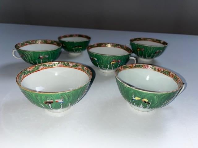 6 old CHINESE fam. verte porcelain cups cabbage butterflies, Antiek en Kunst, Ophalen of Verzenden