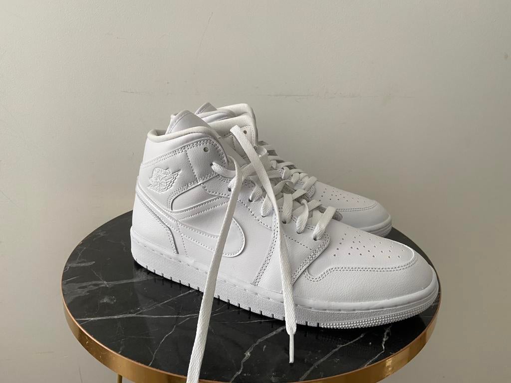 Nike air jordan 1 mid taille 44, Neuf, Enlèvement ou Envoi, Blanc, Baskets