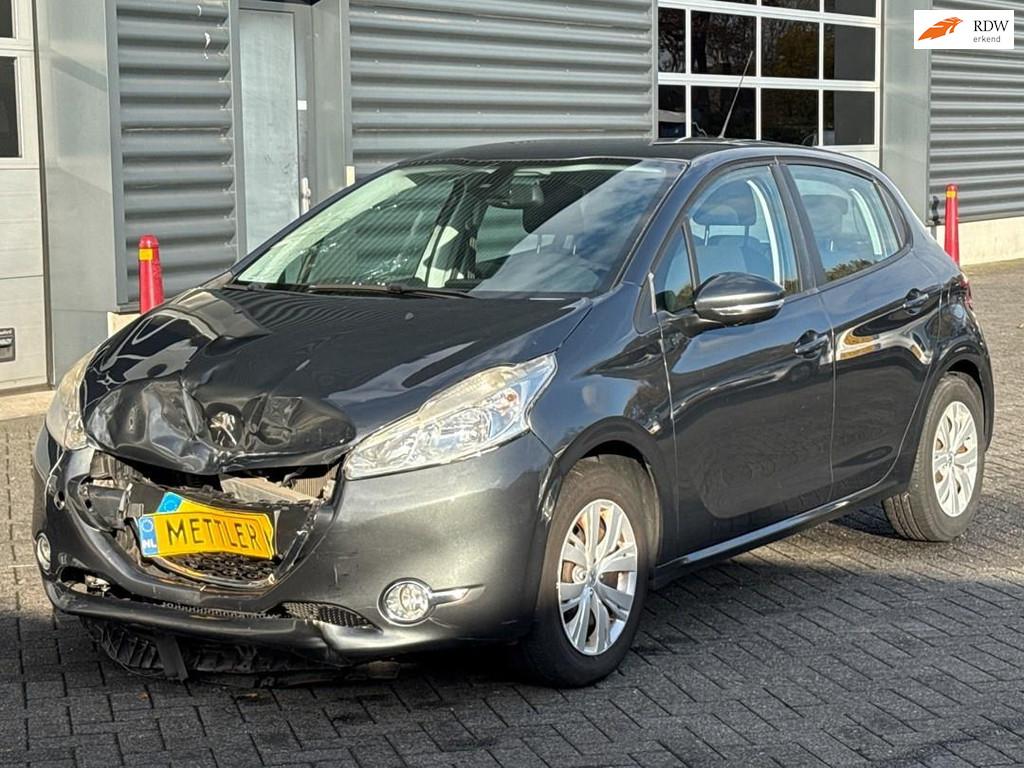 Peugeot 208 1.2 VTi Envy, navigatie, cruise control, Autos, Achat, Entreprise, 82 ch, Capteur de stationnement