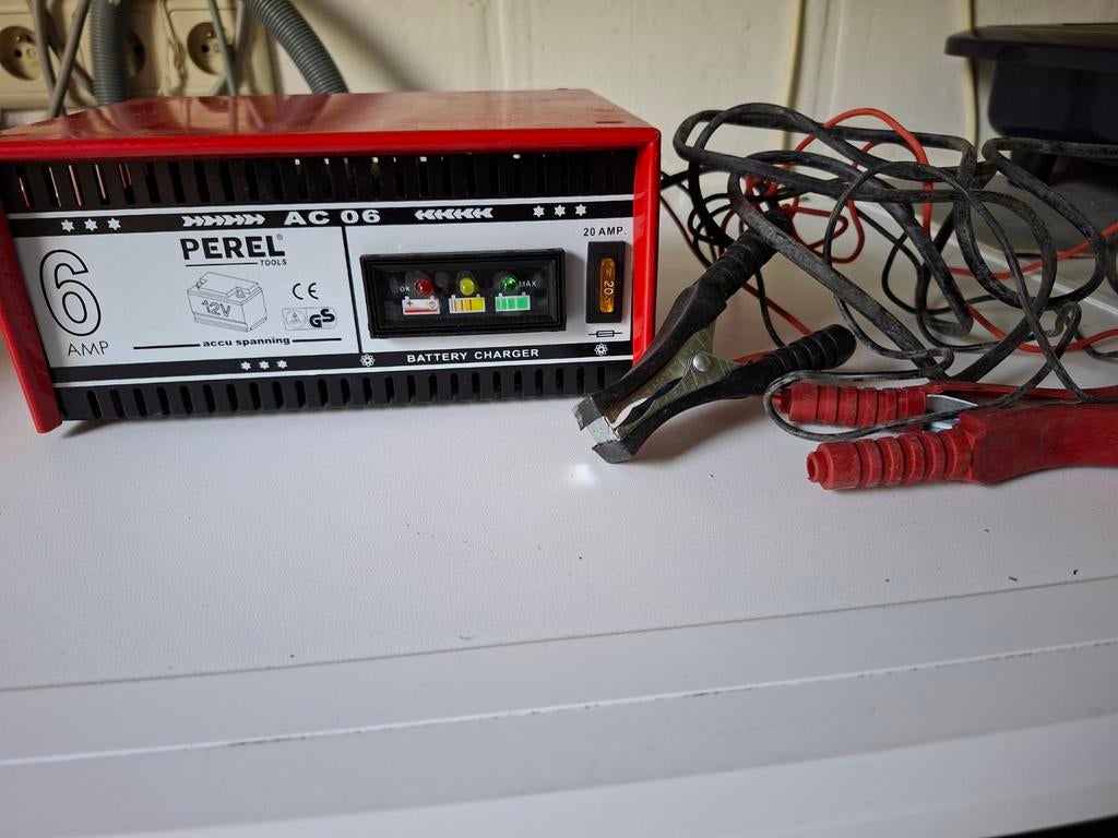 Batterijlader PEREL 6 Amp, Ophalen of Verzenden