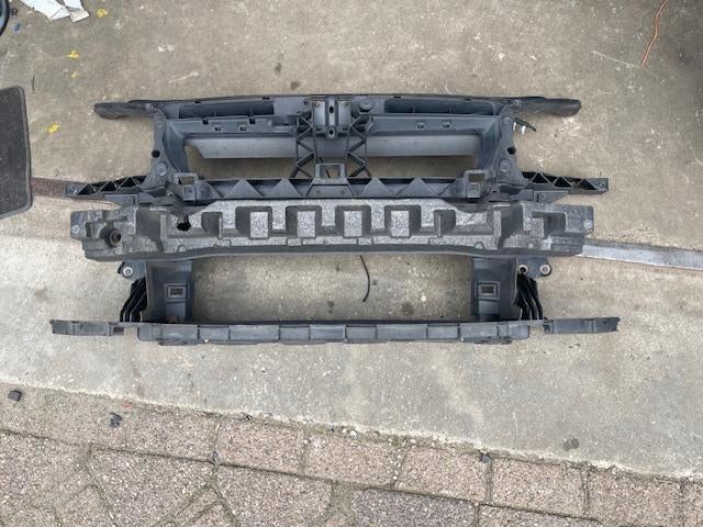 FACE AVANT Volkswagen Touran (1T1 / T2) (1T0805588AD), Autos : Pièces & Accessoires, Utilisé, De Bloemendaal 21 21
5221 EB  'S HERTOGENBOSCH, NL