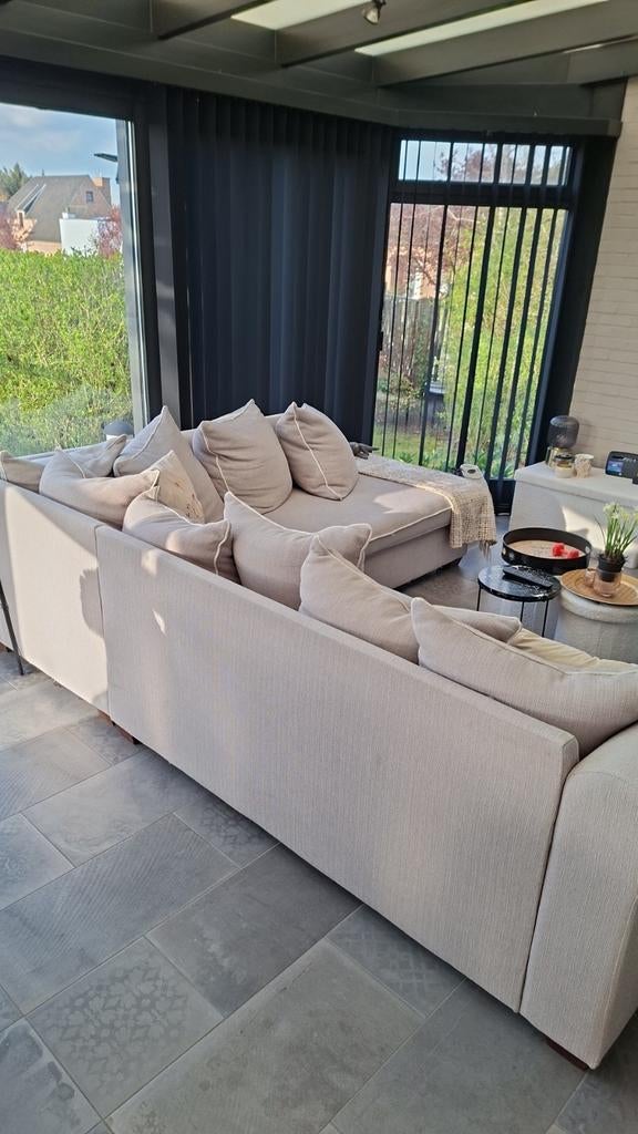 Hoeksalon landelijke stijl, Enlèvement