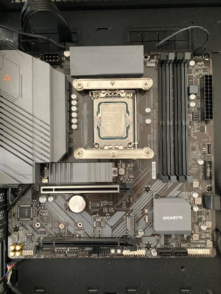 Carte mère + CPU + refroidisseur, Informatique & Logiciels, Cartes mères, Comme neuf, Intel, DDR4, Enlèvement