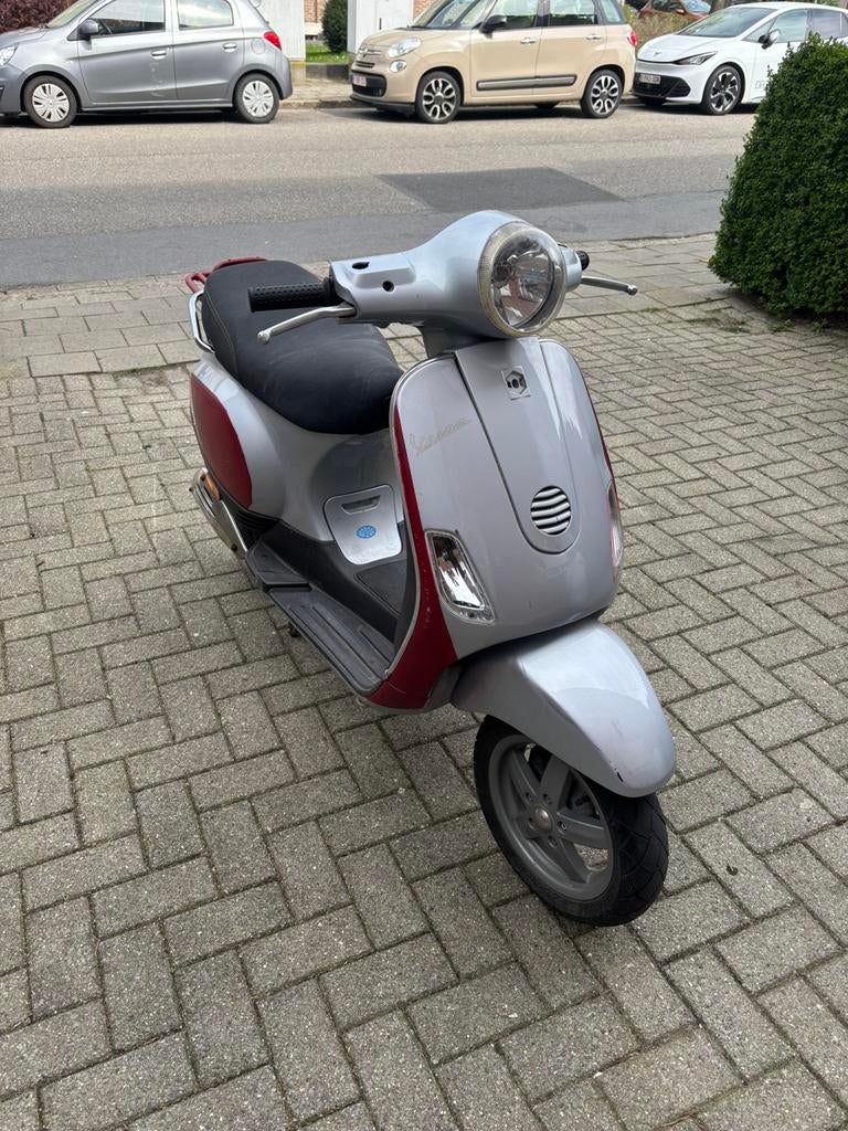 Vespa a klasse zonder paps, Fietsen en Brommers, Ophalen of Verzenden, Zo goed als nieuw, Vespa