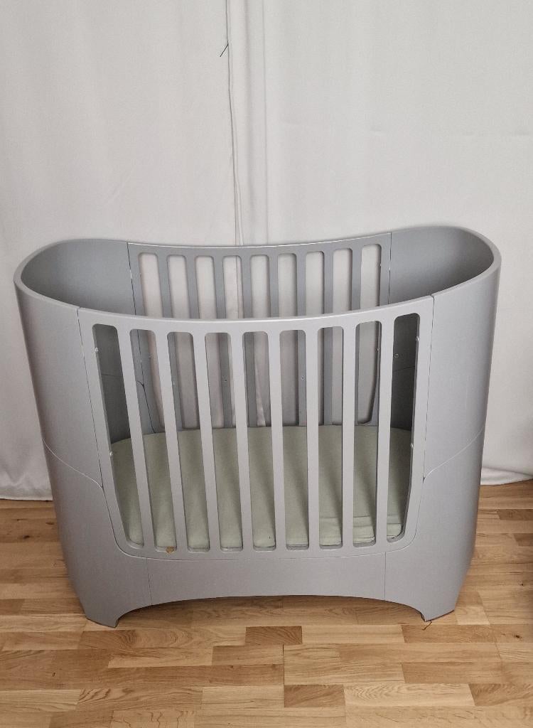 LEANDER Lit bébé (Évolutif), Enlèvement ou Envoi, Comme neuf, Matelas