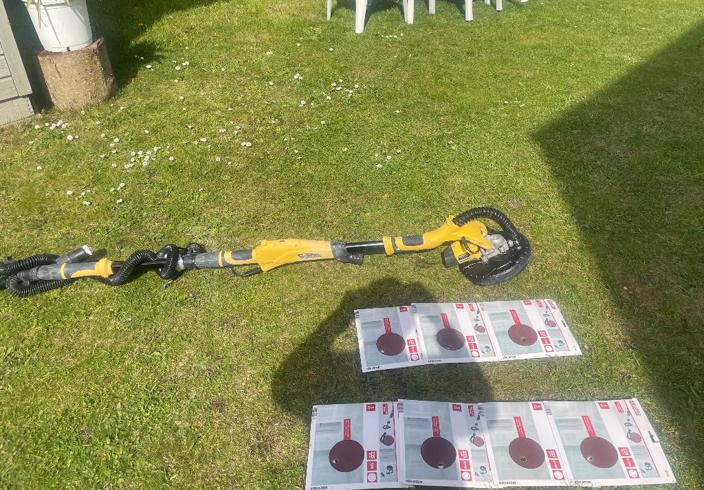 Telescopisch langnek schuurmachine, Ophalen, Zo goed als nieuw, 600 tot 1200 watt, Excentrische schuurmachine