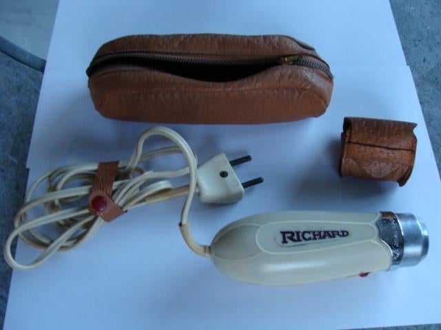 rasoir électrique Richard avec 2 trousses cuir, vintage, Enlèvement ou Envoi