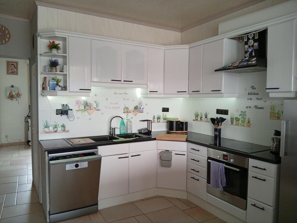 Cuisine blanche en L, Enlèvement, Utilisé, Blanc, Cuisine d'angle