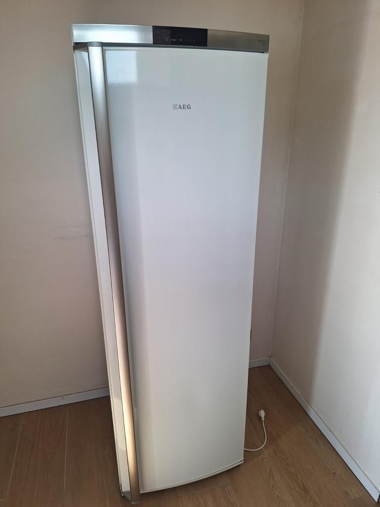 Grote koelkast/frigo AEG 395 liter A++, Ophalen, Zonder vriesvak, 200 liter of meer, 160 cm of meer