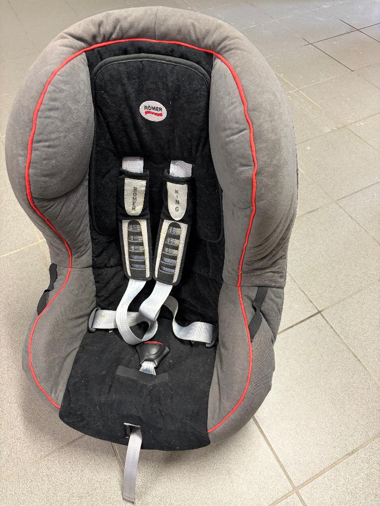 Siège auto Römer King avec siège enfant gratuit, Enfants & Bébés, Sièges auto, Romer, Ceinture de sécurité, Mode veille, Enlèvement
