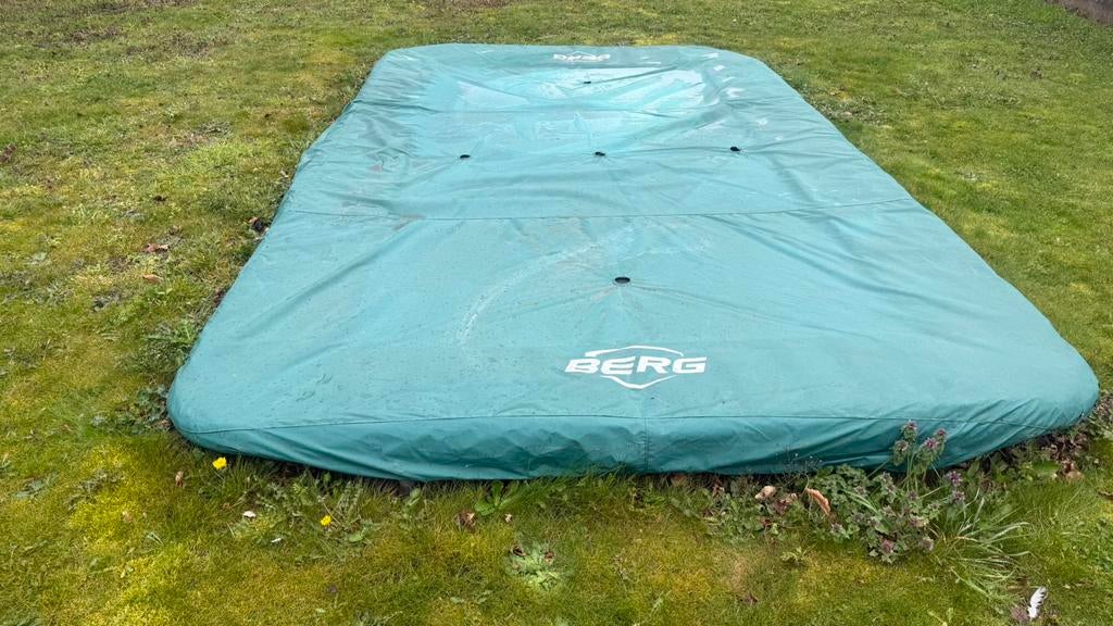 BERG Trampoline Ultim Favorit - InGround - 410 x 250 cm, Kinderen en Baby's, Speelgoed | Buiten | Trampolines, Ophalen, Zo goed als nieuw