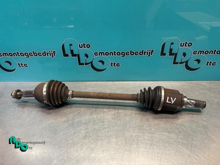 Arbre de transmission avant gauche d'un Nissan Micra (Micra, Autos : Pièces & Accessoires, -, 3 mois de garantie, Utilisé, -