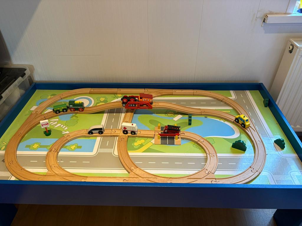 Table de jeu train en bois + accessoires – Super état, Enlèvement, Comme neuf