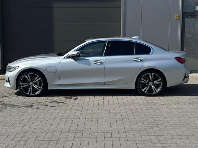 BMW 330E Head-up/pano dak, Auto's, Automaat, Achterwielaandrijving, 1995 cc, 4 cilinders