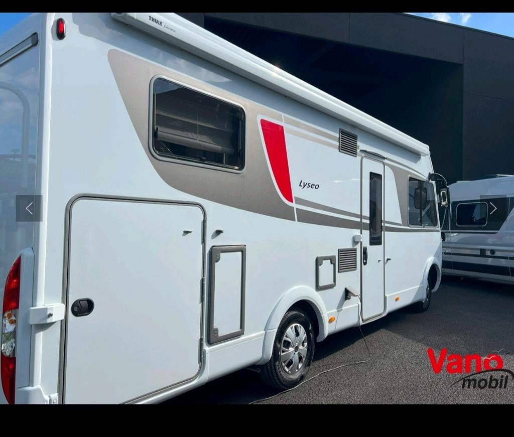 Brustner  integral, Caravanes & Camping, Camping-cars, Jusqu'à 4, 6 à 7 mètres, Siège standard, Intégral