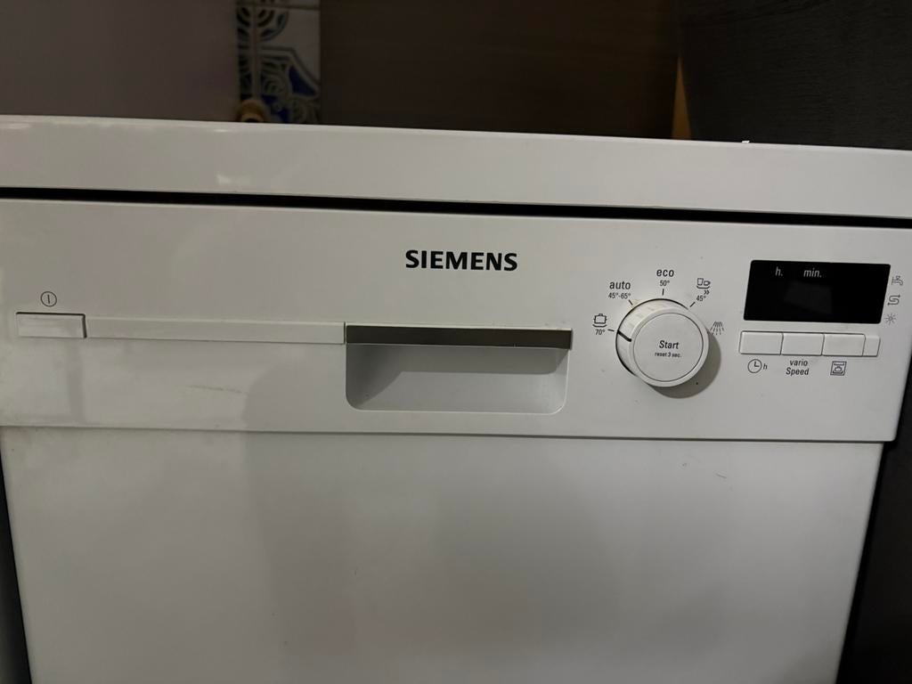 Vaatwasser werkt niet, Elektronische apparatuur, Vaatwasmachines, Ophalen, Zo goed als nieuw