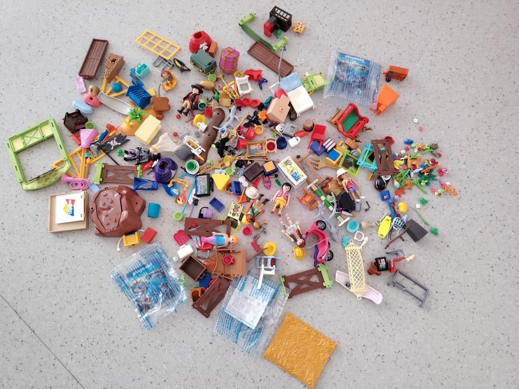 Playmobil 2 Gros lots Accessoires Chapeaux Figurines, Enlèvement ou Envoi