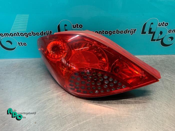 Feu arrière gauche d'un Peugeot 207 (207 06-), -, 3 mois de garantie, Utilisé, -