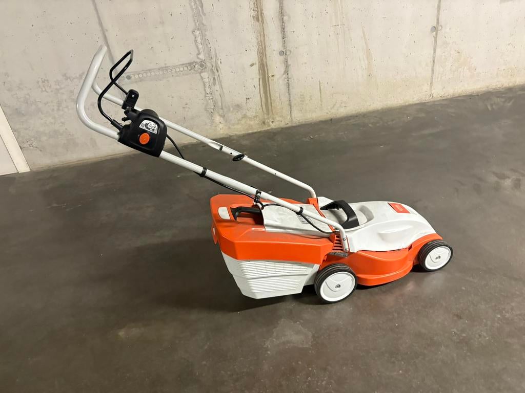 Elektrische stihl  grasmaaier wit, oranje kabel nodig, Jardin & Terrasse, Tondeuses à gazon, Tondeuse rotative, Comme neuf, Enlèvement