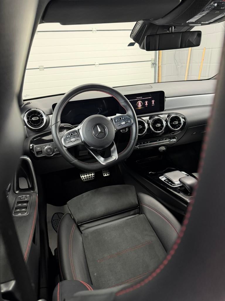 Série Amg de lancement de la Mercedes A180 D 12/2018., Autos, Classe A, Achat, Euro 6, Alcantara