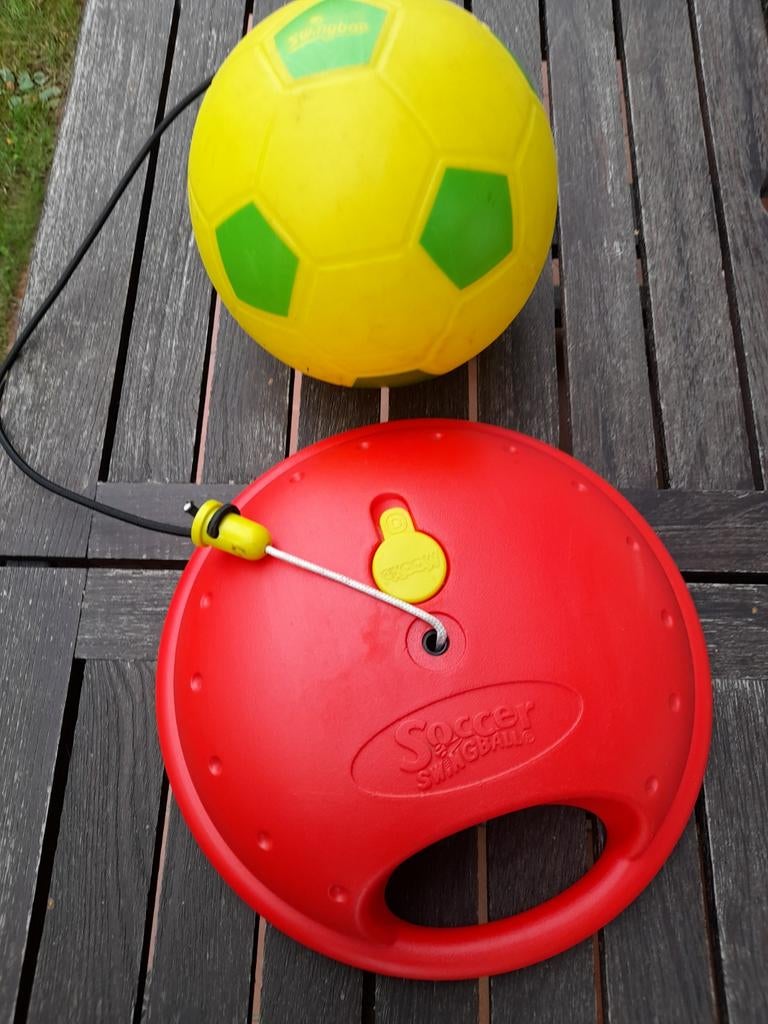 Voetbal met terugslagsysteem, Swingball, MOOKIE, Sport en Fitness, Voetbal, Ophalen of Verzenden, Zo goed als nieuw, Bal