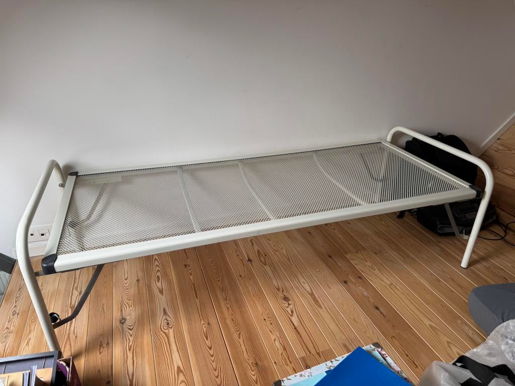 Logeerbed - opvouwbaar, Huis en Inrichting, Slaapkamer | Bedden, Ophalen, 200 cm