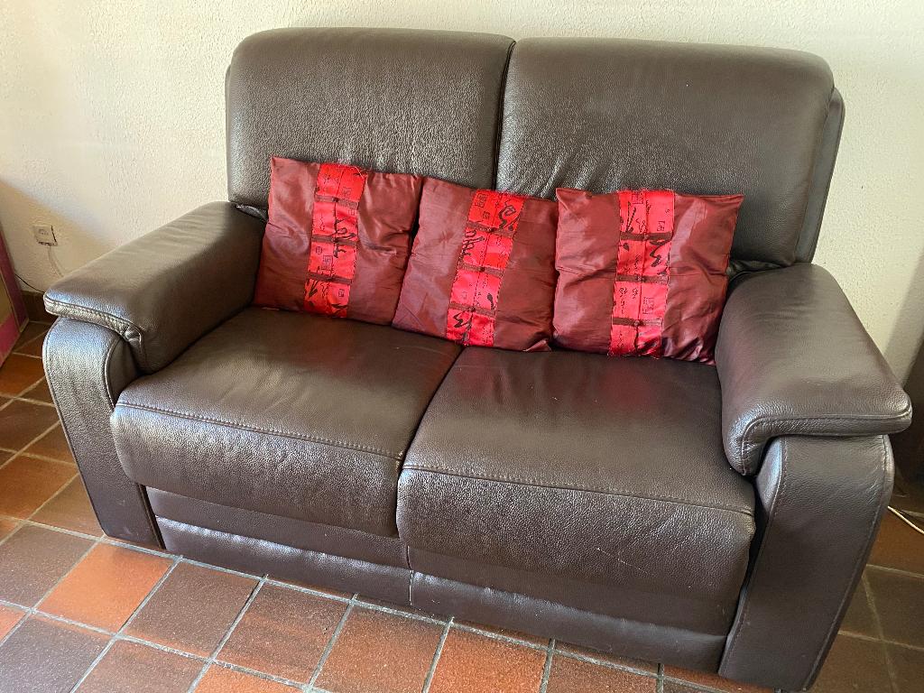 occasion : Divan 2 places simili-cuir brun foncé, Moins de 75 cm, Moins de 150 cm, Banc droit, Comme neuf