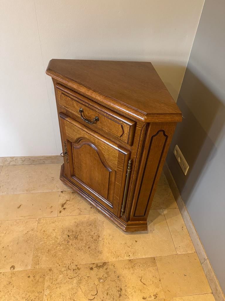 Hoekkastje, Huis en Inrichting, Kasten | Vitrinekasten, Ophalen, Zo goed als nieuw