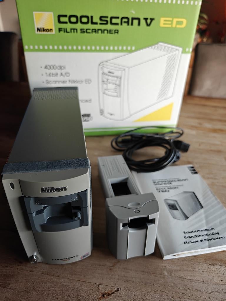 Nikon Coolscan V ED in fantastische staat, Informatique & Logiciels, Scanners, Enlèvement ou Envoi, Scanner de diapositives, Utilisé
