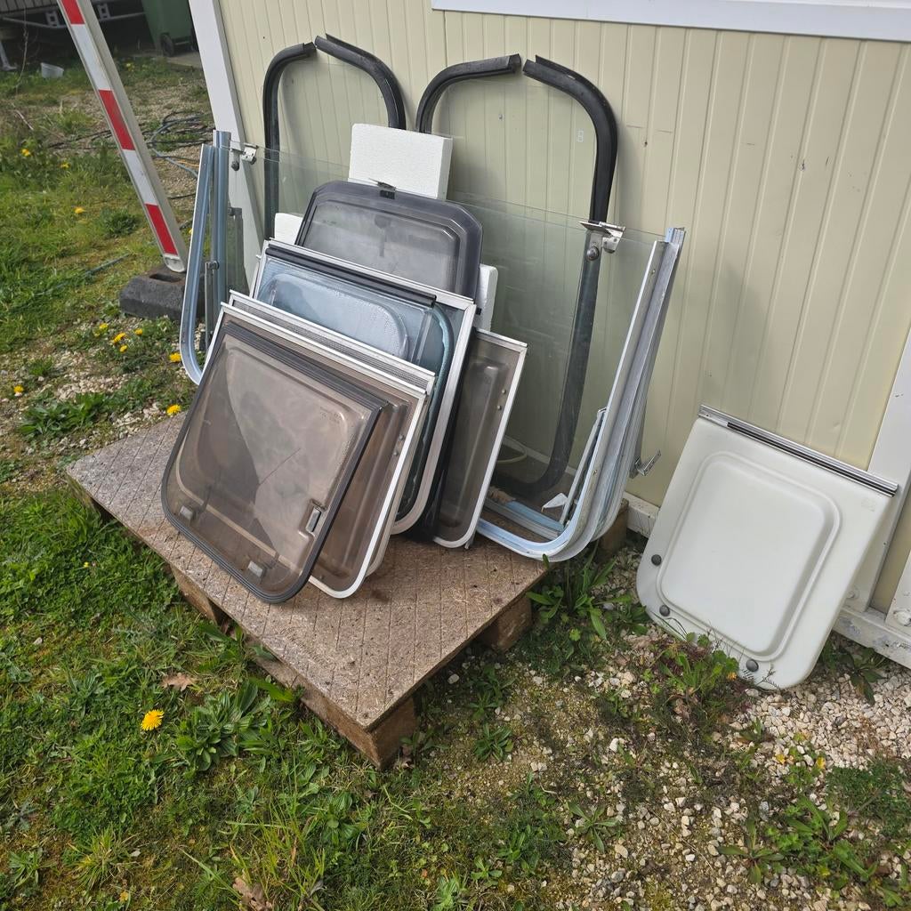 Caravan Raam wisselstukken werfkeet foodtruck pipowagen bouw, Bedrijf