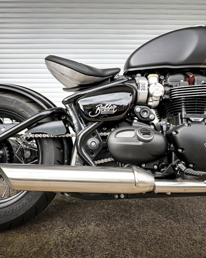 Triumph Bonneville Bobber - foto 3