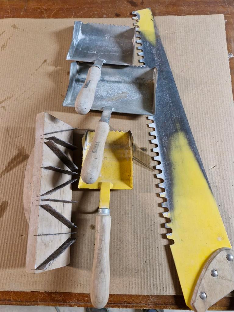 Lijm kammen, Enlèvement