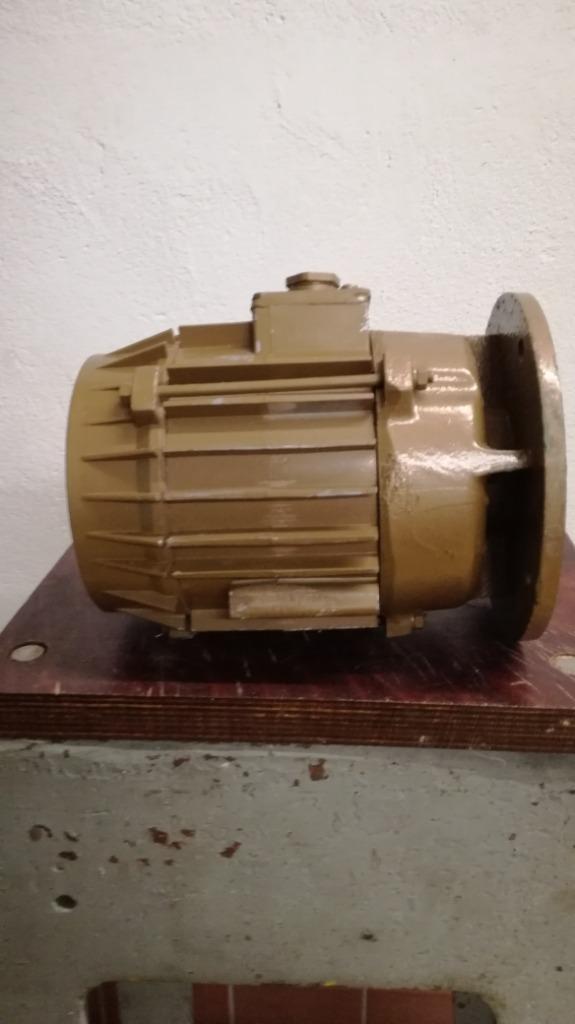 MOTEUR ÉLECTRIQUE TRIPHASÉ  ( UNELEC ), Bricolage & Construction, Enlèvement, Utilisé, Moteur électrique