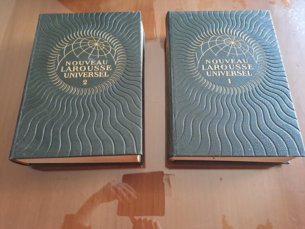 Larousse universal 2 pièces, Enlèvement