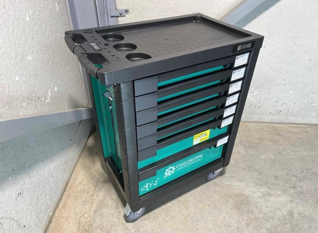 Splinternieuwe gereedschapswagen, Enlèvement, Remplie