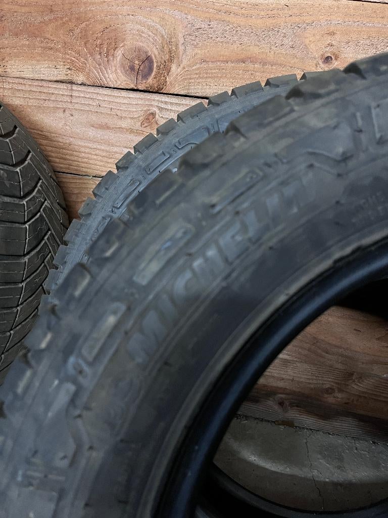 4 Pneus hiver Michelin Agilis Cross Climate 215/65R16C, Autos : Pièces & Accessoires, Pneus & Jantes, Pneu(s), Pneus hiver, 16 pouces