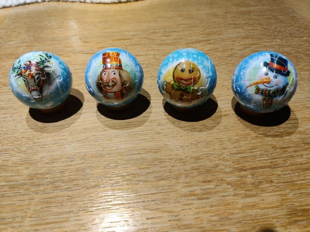 4 kerstbalpuzzels, Ophalen of Verzenden, Zo goed als nieuw, Rubik's of 3D-puzzel