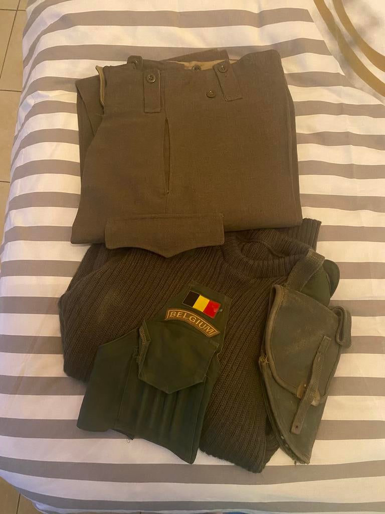 Lotje uniformen abl te koop, Verzamelen, Ophalen