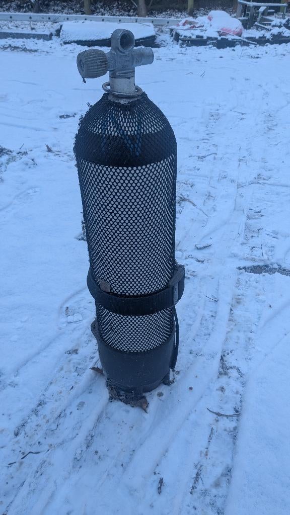 Duiktank van 12 l - Goede staat (moet opnieuw worden getest), Watersport en Boten, Duiken, Ophalen of Verzenden, Gebruikt, Duikfles