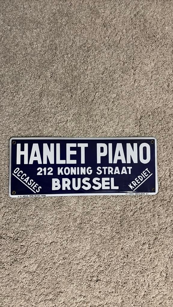 Hanlet piano plaat, Collections, Illustrations de cahiers de poésies, Enlèvement