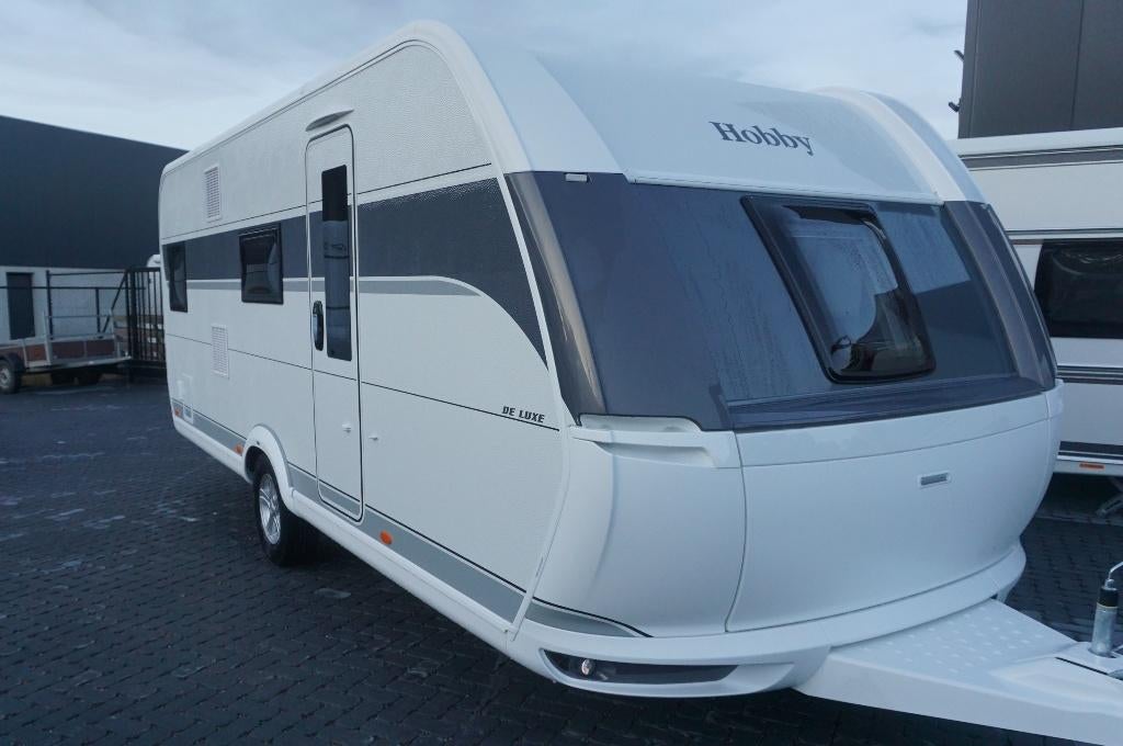 Nieuwe 6pers.Hobby met stapelbed, rondzit, BADKAMERCARAVAN, Caravans en Kamperen, Rondzit, Hobby, Bedrijf, Tot en met 6