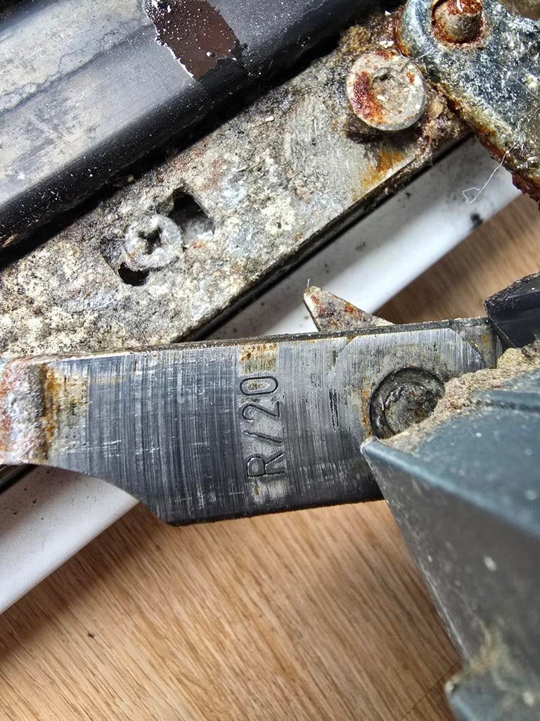 entretien,  graissage,  reparation et réglage des châssis, Enlèvement