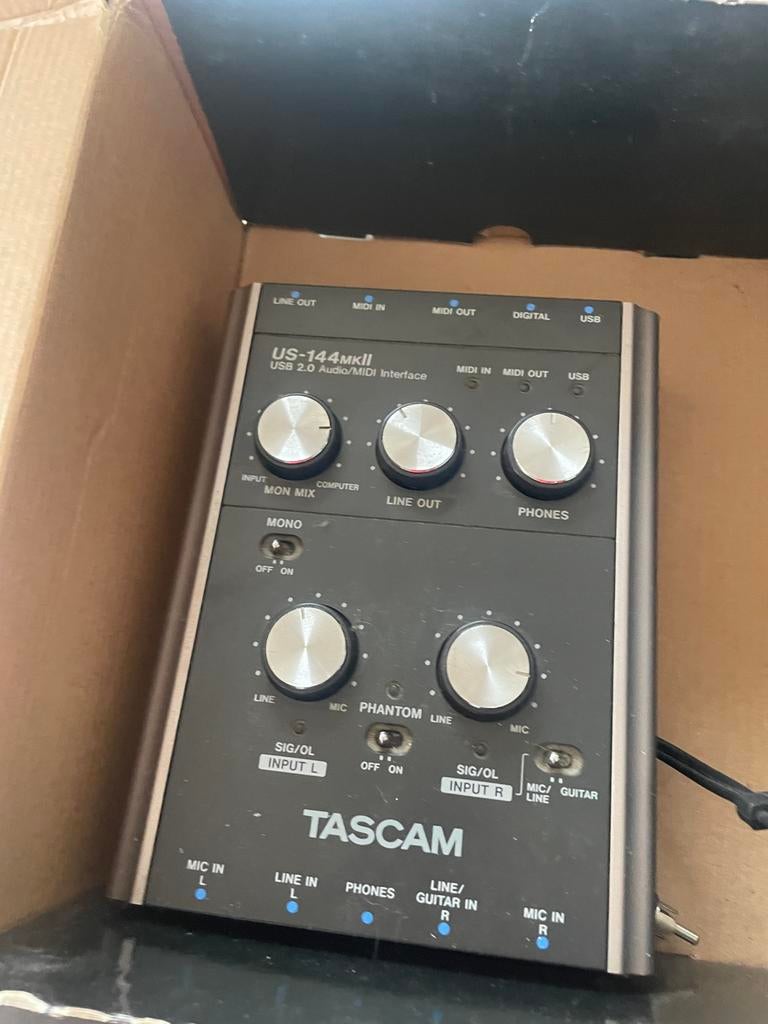 Tascam US-144MKII Geluidskaart + MIDI – Home Studio, Muziek en Instrumenten, Ophalen of Verzenden