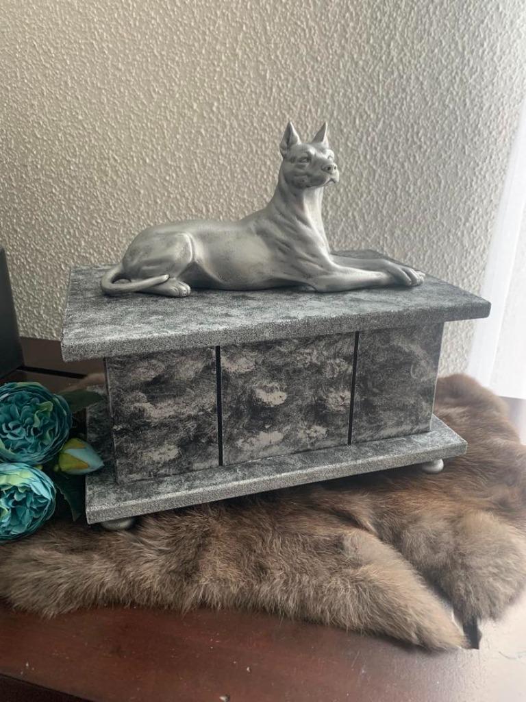 Dobermann urn incl. hondenbeeld als set of als los beeld., Animaux & Accessoires, Envoi, Neuf