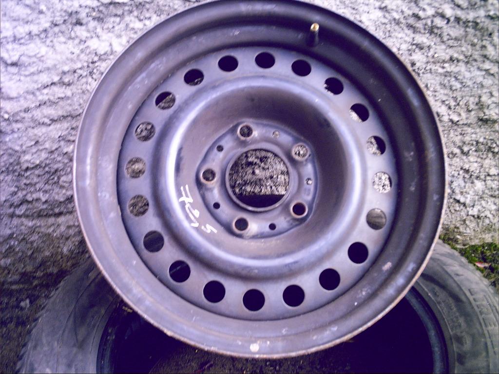 2 jantes acier avec ou sans pneus hiver de 215/55R16 ., Autos : Pièces & Accessoires, 16 pouces, Véhicule de tourisme, Pneu(s)