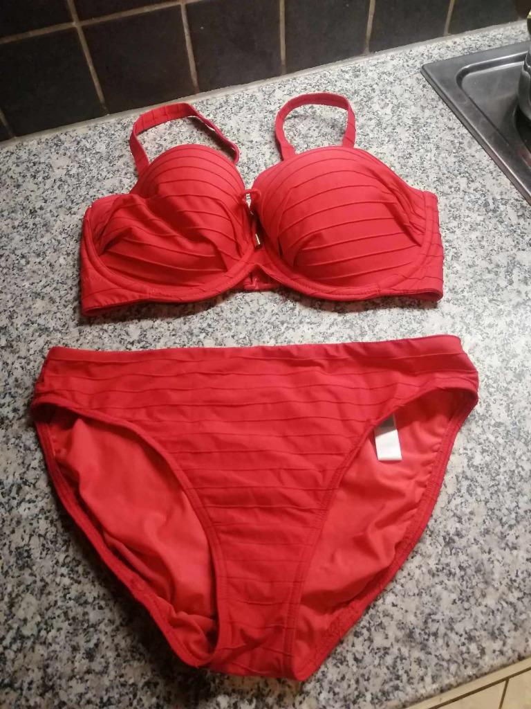 Bikini rood merk prima donna swim – maat eu 70e- fr 85e /– b, Kleding | Dames, Badmode en Zwemkleding, Ophalen of Verzenden, Bikini