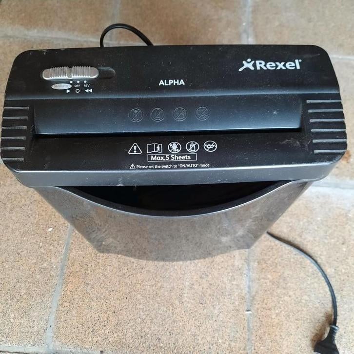 Papierversnipperaar , werkt perfect , 15 euro ., Enlèvement ou Envoi